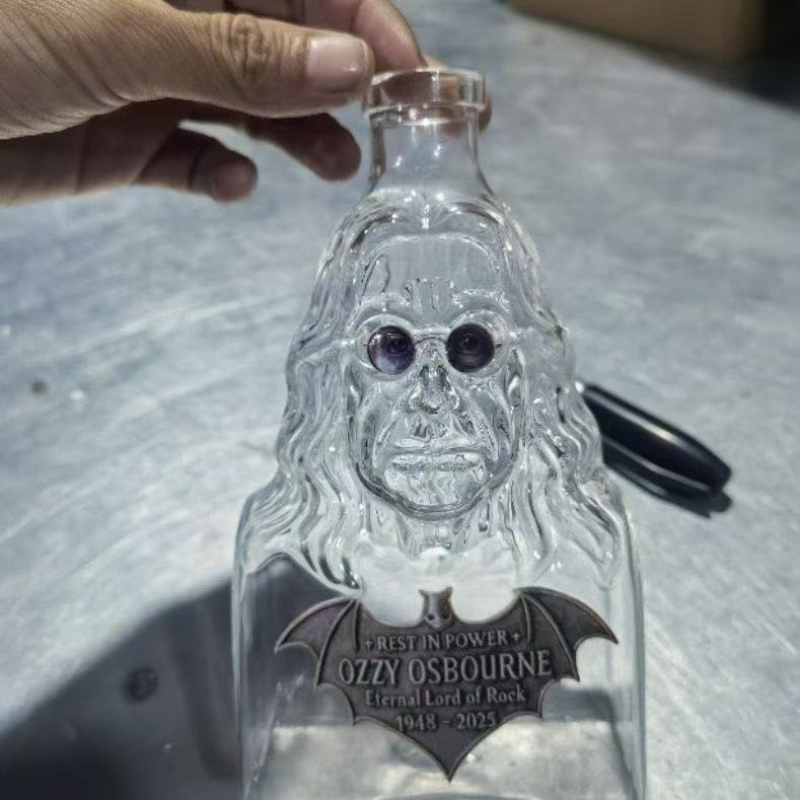 Glass Decanter Whiskey - Оззи Осборн «Назад к истокам» 2025