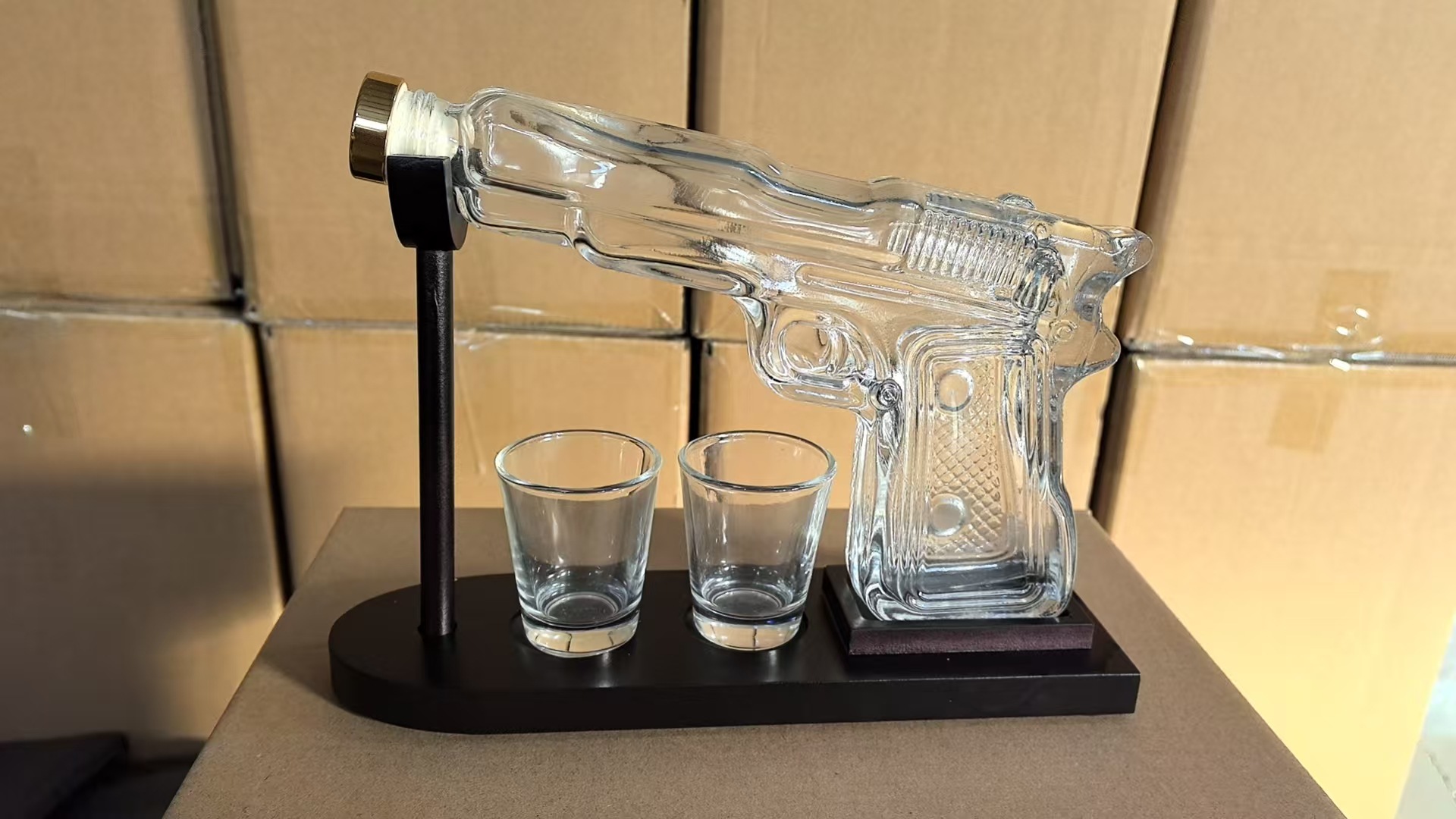 Декантер-пистолет Sandhawk из  – обзор и цена Glass Decanter Whiskey